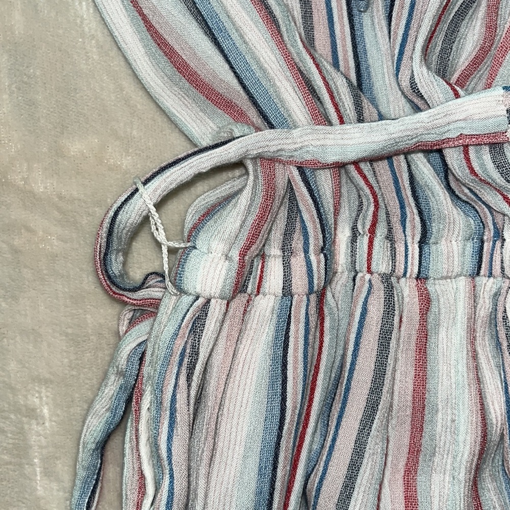 AE Double V Ruffle Romper - Picture 11 of 12
